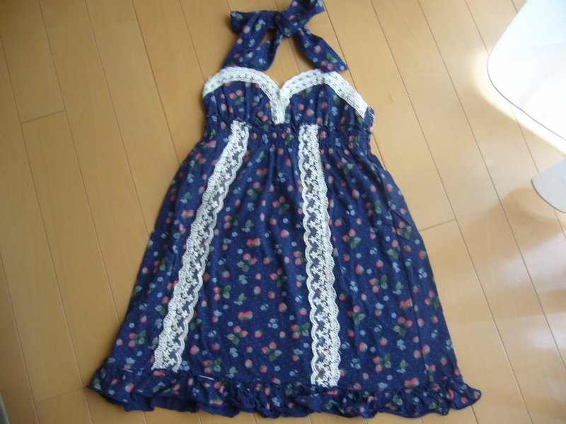 使用回数少アクシーズファムキッズaxesfemmekidsホルターネックワンピース130cm L の落札情報詳細 ヤフオク落札価格情報 オークフリー スマートフォン版