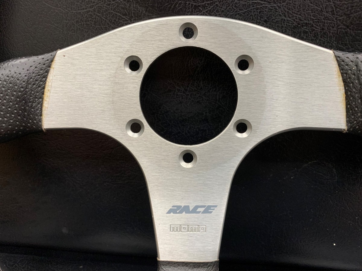 中古【正規品 MOMO モモ［RACE・Φ35］［ホーンボタン/カバー/取付