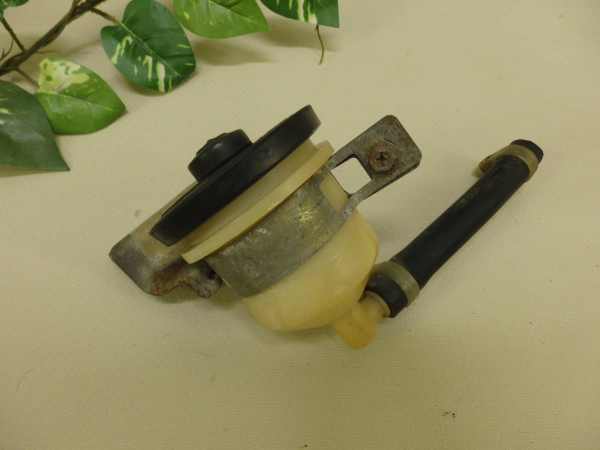 ｌ234 ファン待望の トヨタ 純正 当時物 Te27 トレノ レビン 貴重 ブレーキ マスター 予備 オイルタンク Assy 前側 旧車 中古部品 の落札情報詳細 ヤフオク落札価格情報 オークフリー スマートフォン版