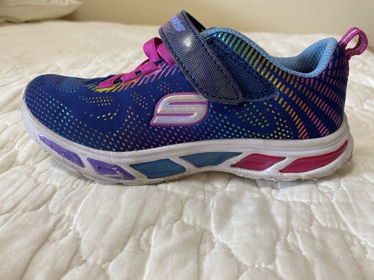 スケッチャーズ 光る運動靴 18.5センチ 美品 SKECHERS の落札情報詳細| ヤフオク落札価格情報 オークフリー・スマートフォン版 スケッチャーズ 光る運動靴 18.5センチ 美品 SKECHERS の落札情報詳細| ヤフオク落札価格情報 オークフリー・スマートフォン版