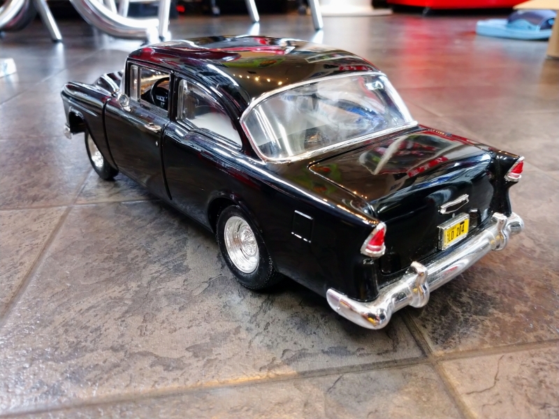 Ertlアーテル/'55 Chevyシェビー アメリカングラフィティー 1/18 1/18 ERTL 1955シボレー ベルエア アメリカングラフィティー マッスル