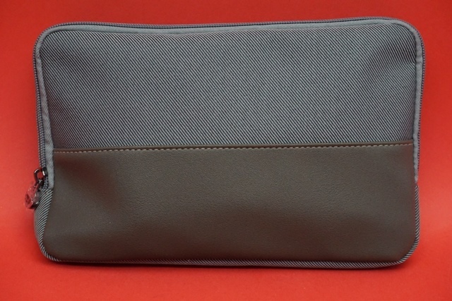 Bvlgari ブルガリ エミレーツ航空 ビジネスクラス アメニティ ポーチ 約26x17x4 5cm グリーン カーキ の落札情報詳細 ヤフオク落札価格情報 オークフリー