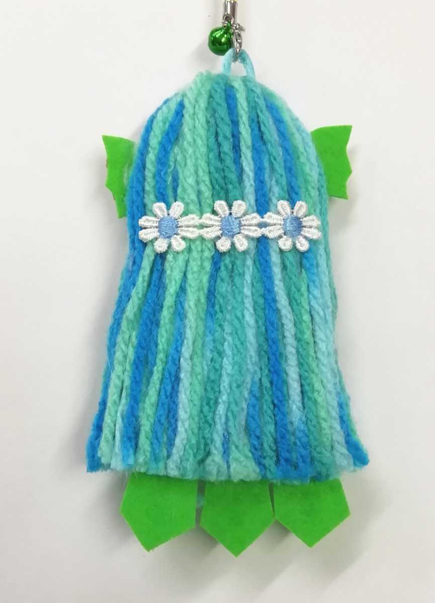 新品 ハンドメイド フェルト マスコット リース素材 あまびえ アマビエ 疫病退散 縁起 お守り ストラップ 根付け 鈴 グリーン フラワー 花の精 の落札情報詳細 ヤフオク落札価格情報 オークフリー スマートフォン版