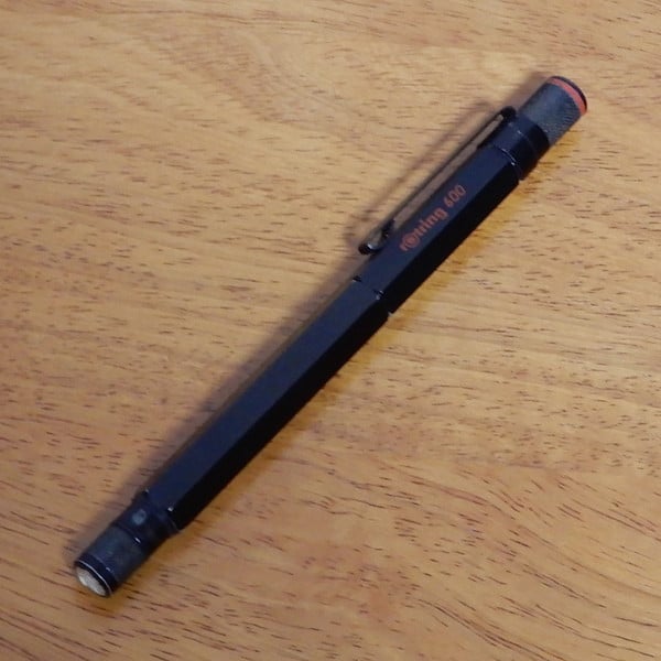 専用ロットリング600　万年筆　M 出品は今日で消します軸割れあり　廃盤　廃番 専用ロットリング600 万年筆 M 破け 出品は今日で消します軸割れ