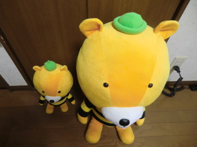 はちみつきんかんのど飴はちのすけ特大ぬいぐるみ の落札情報詳細 ヤフオク落札価格情報 オークフリー スマートフォン版