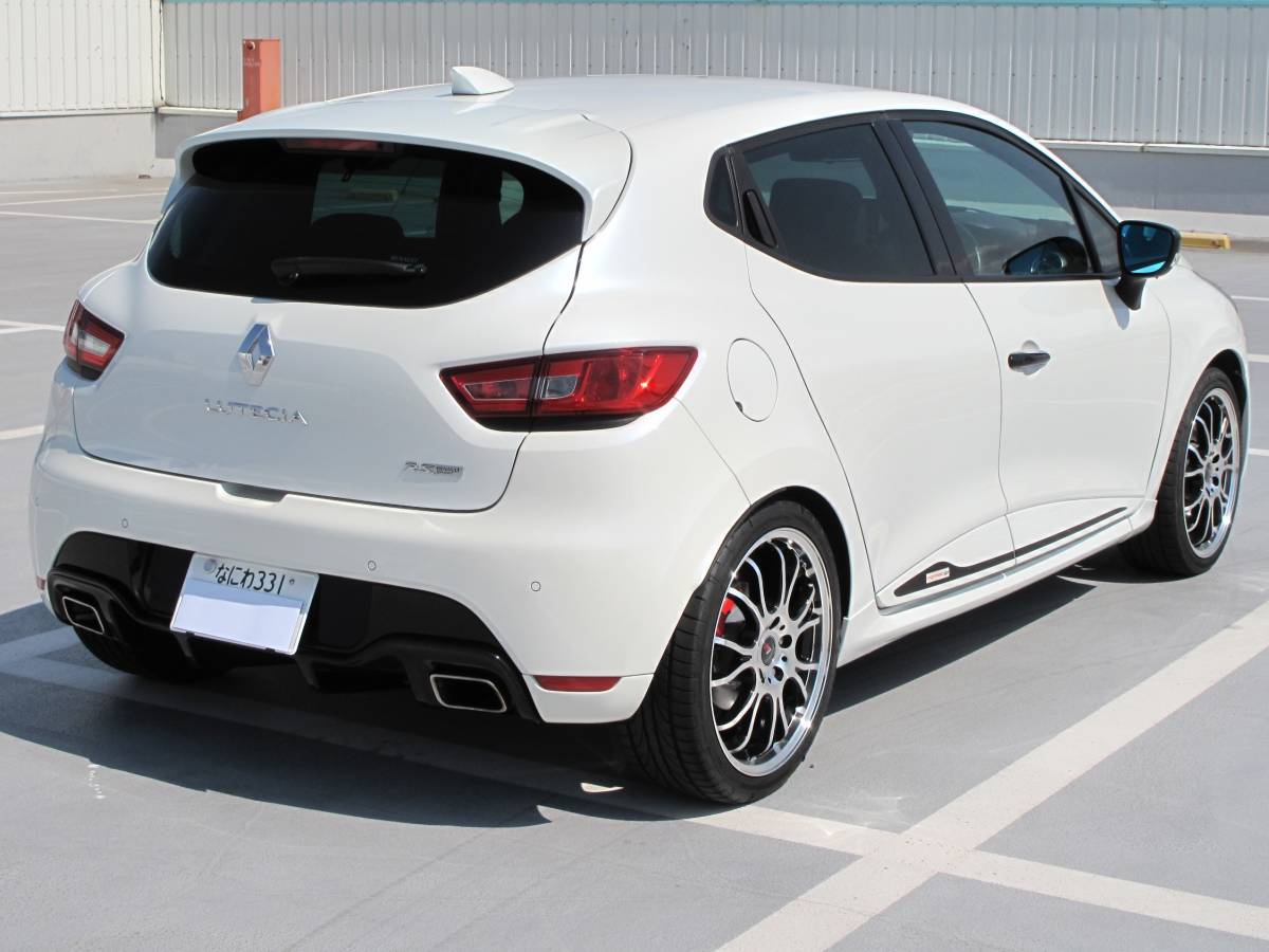 ルノー ルーテシアrs モナコgp 限定車 ２０１５年式 ５３０００ の落札情報詳細 ヤフオク落札価格情報 オークフリー スマートフォン版