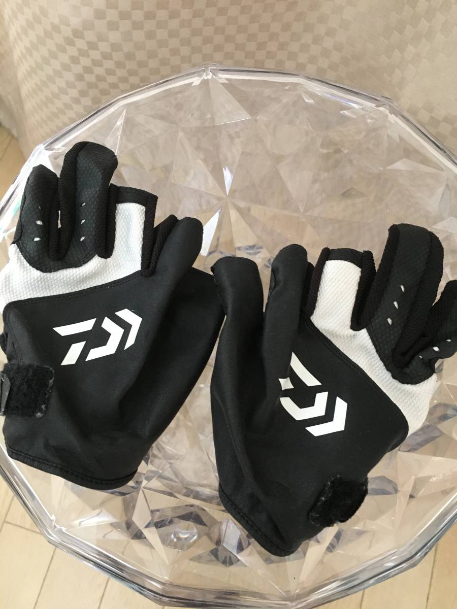 Daiwa ダイワ レザーフィットグローブ 3本カット ブラックxホワイト サイズxl Dg 07 グローブ 手袋 の落札情報詳細 ヤフオク落札価格情報 オークフリー スマートフォン版