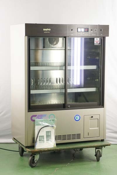 JB]USED SANYO MPR-161D MEDICOOL 薬用冷蔵ショーケース 158L