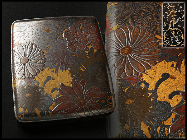 煙草入れ　木製漆器　金蒔絵　菊図　小物入れ 煙草入れ 木製漆器 金蒔絵 菊図 小物入れ