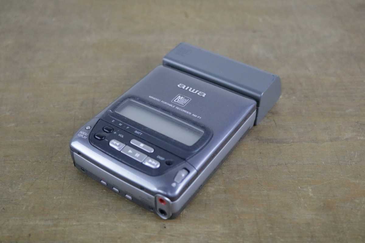 ジャンク AIWA AM-F3 ポータブルMDレコーダー