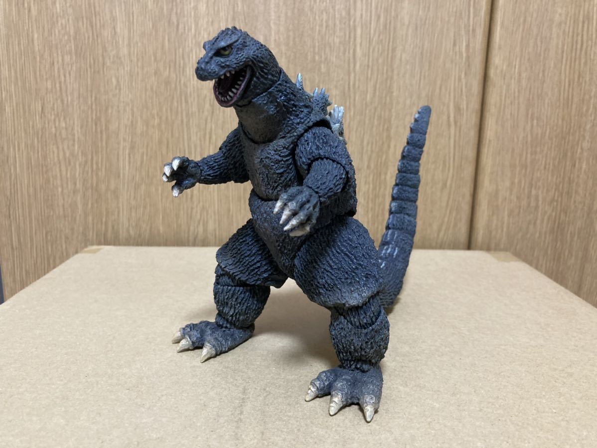 S.H.Monsterarts ゴジラ 1962 キンゴジ 酒井ゆうじ 【公式通販】