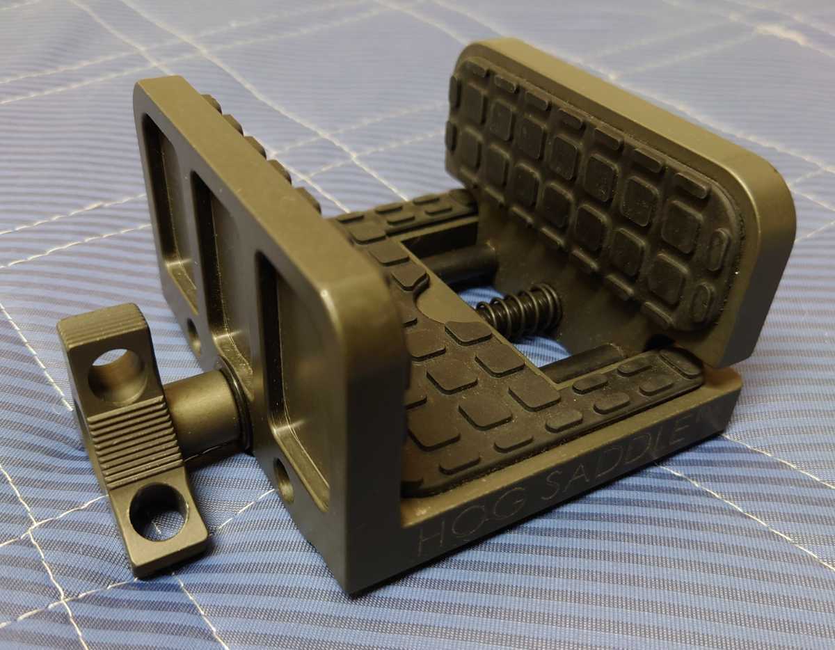 AaronTactics社製 ホグサドル HOG Saddle レプリカ CNCアルミ