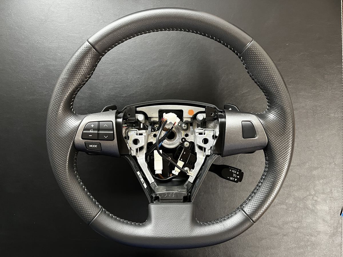 トヨタ純正 本革巻きステアリング 美品（ノア・ヴォクシー、ウィッシュ  