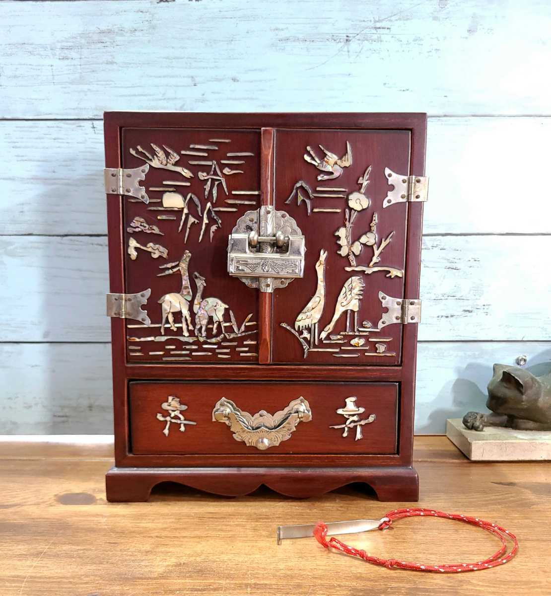 韓国 螺鈿細工 螺鈿 棚 箪笥 箱 小箪笥 引き出し 李朝 骨董 アンティーク