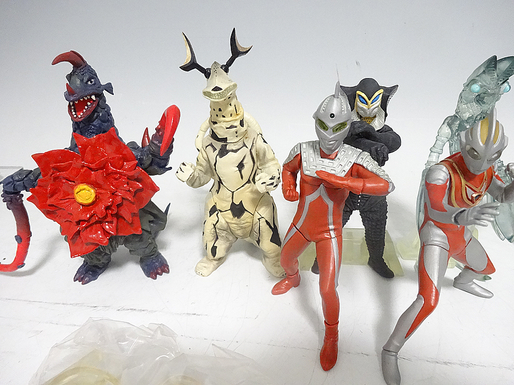 目立った傷や汚れなし】アルティメットルミナス ウルトラマンガイアV1