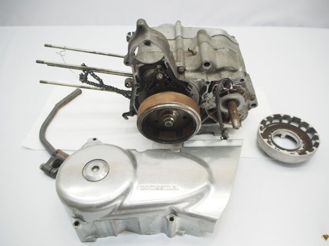 マグナ50 左クランクケースとジェネレーターSET