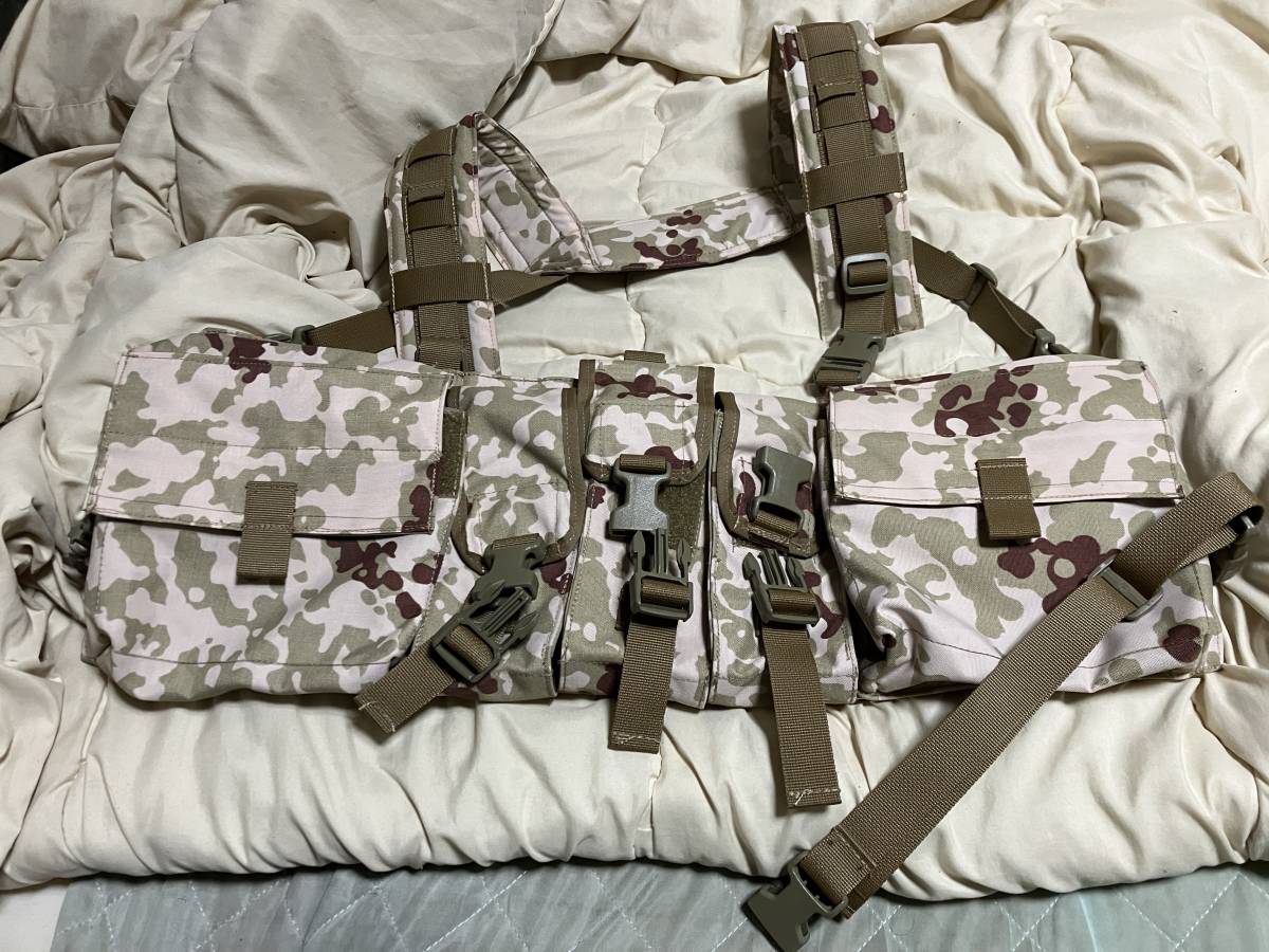 フロントジッパータイプマガジンポケットチエストリグ陸自迷彩 未使用