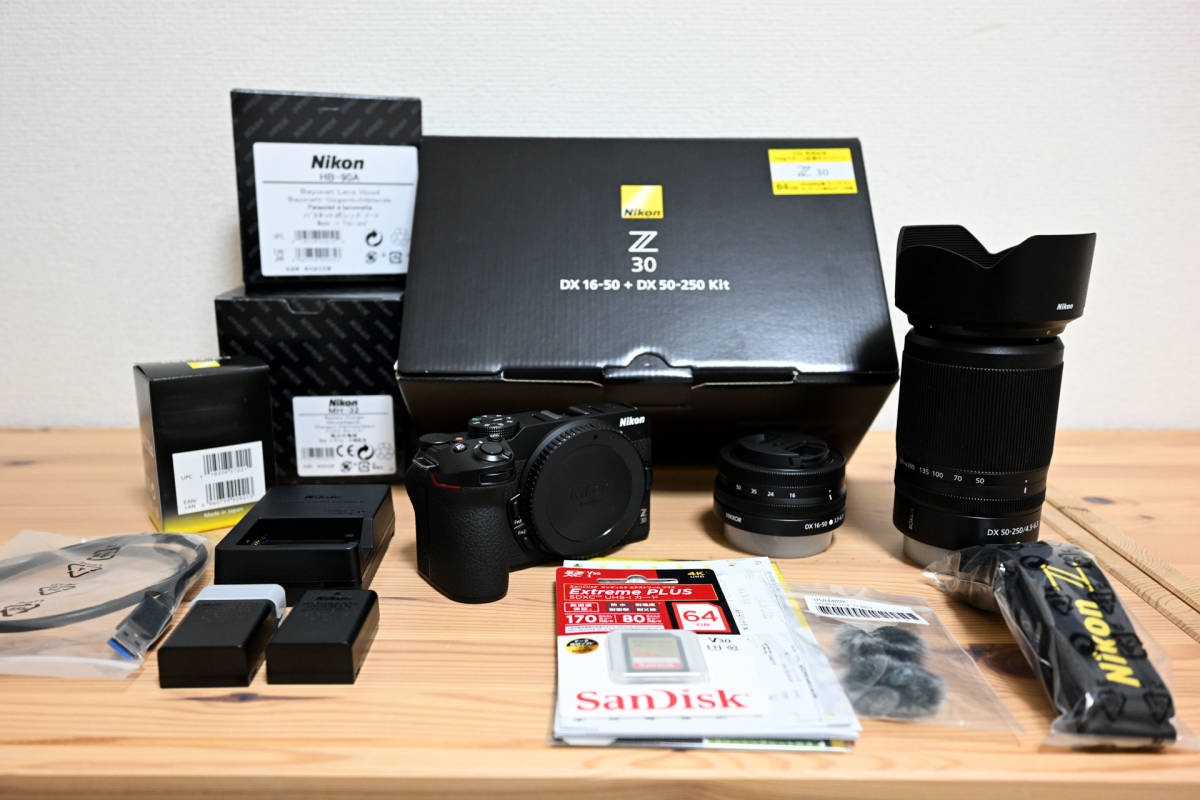 Nikon Z30 標準ズーム+グリップセット 保証書有り デジタルカメラ｜その他