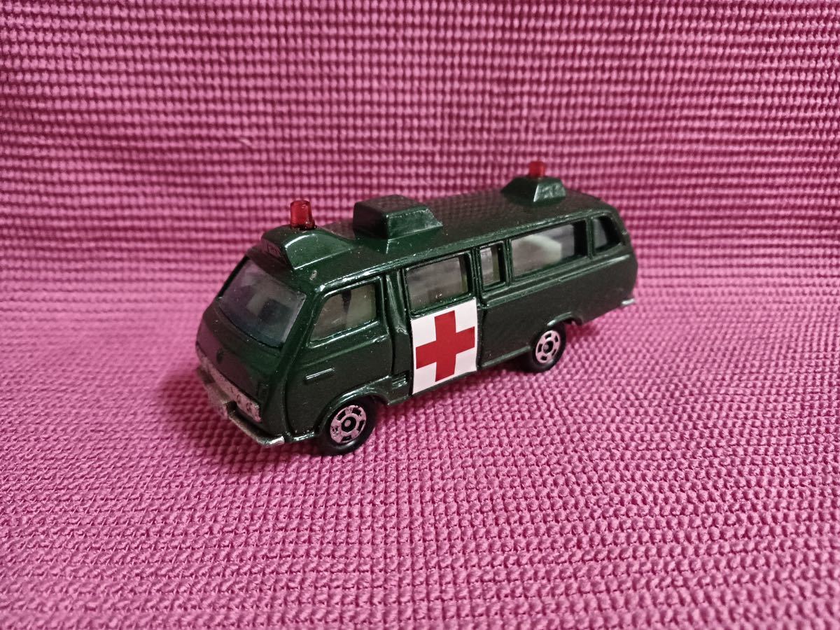 トミカ 57 RH18V型 救急車 (ハイエースコミューター) ミニカーショップ