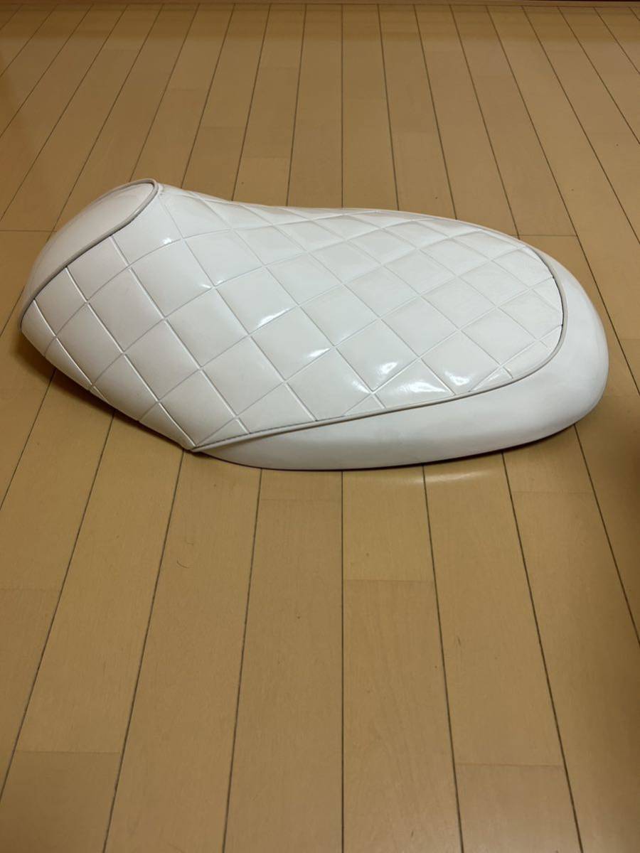 未使用】アドレスv50 エナメルシート 白 純正シートベース