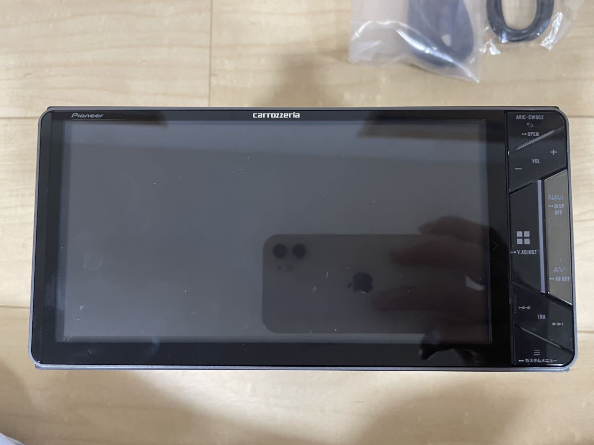 カロッツェリア サイバーナビ AVIC-CW901 7インチ バックモニター付き 