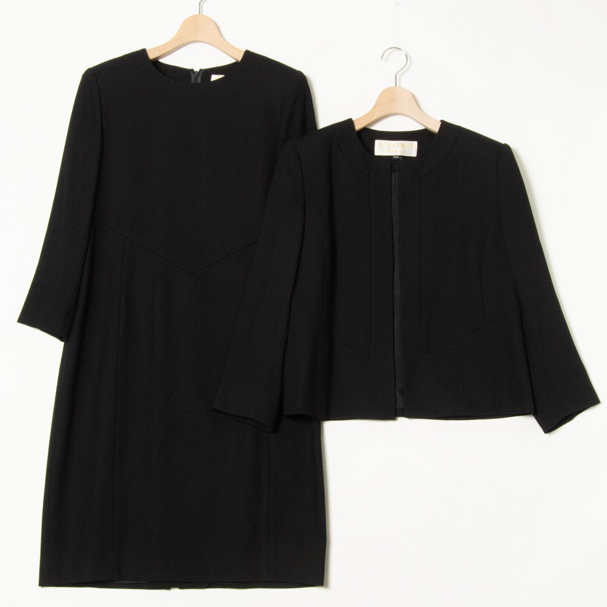 NINA RICCI ワンピースセットアップ ブラック 9号 目立った傷や NINA RICCI ワンピースセットアップ ブラック 9号 目立った傷や
