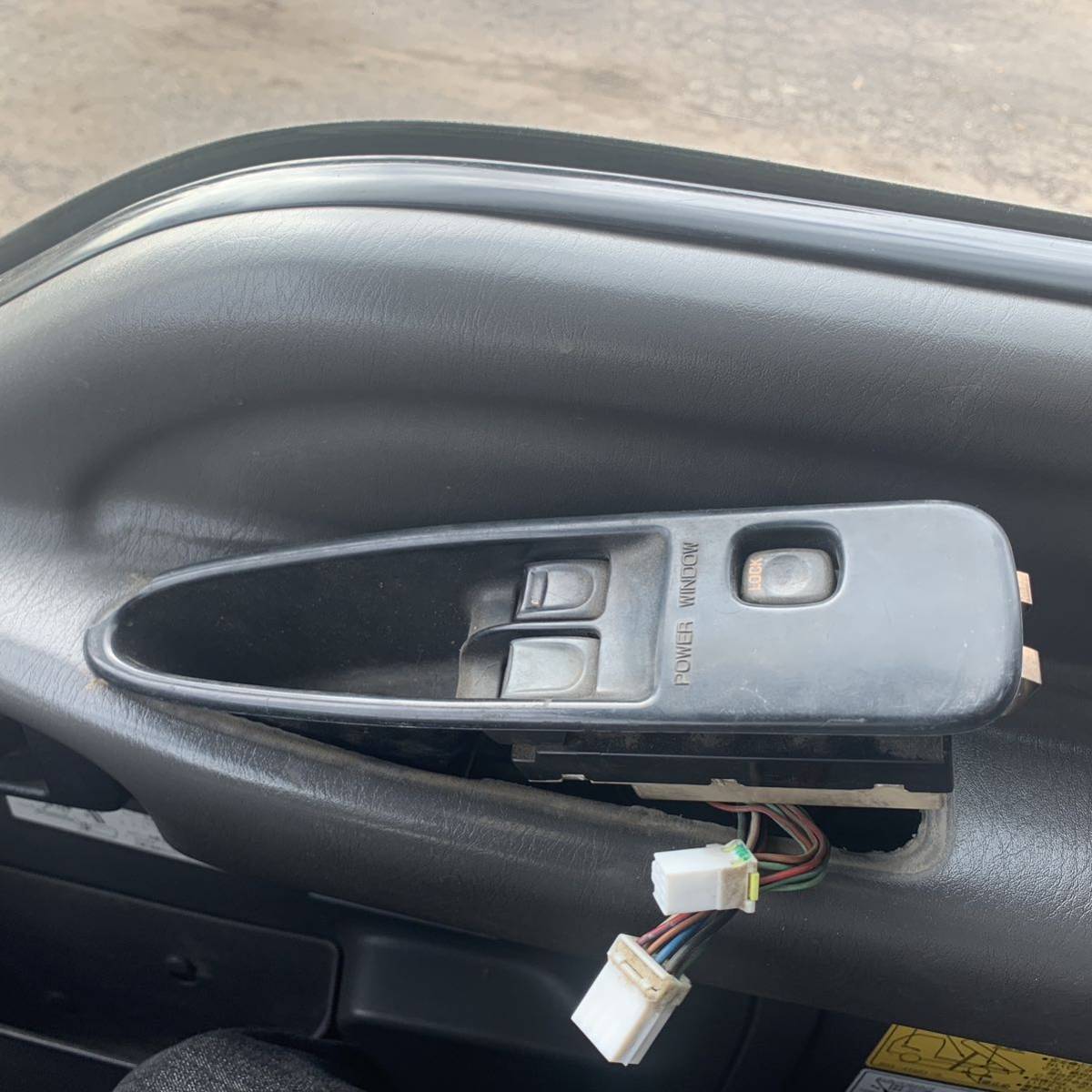 【傷や汚れあり】パワーウィンドウスイッチ いすゞ ISUZU ギガ フォワード FRR FRD CXH CYLの落札情報詳細 ヤフオク落札