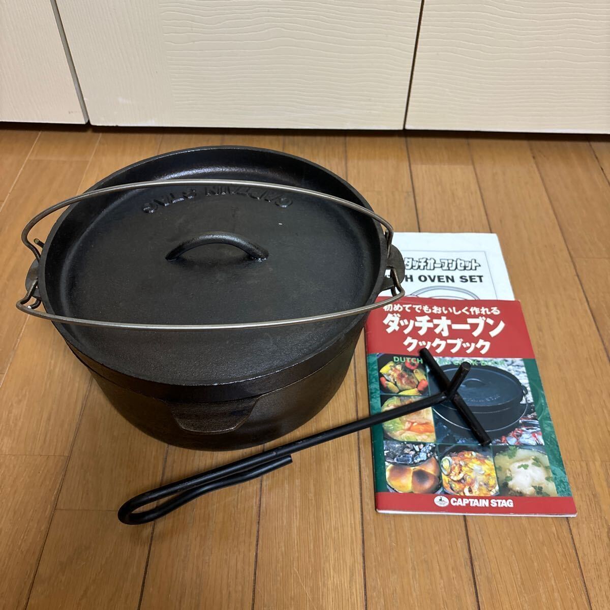 【目立った傷や汚れなし】captain stagダッチオーブン キャプテンスタッグ(ダッチオーブンクック本付)の落札情報詳細 ヤフオク落札