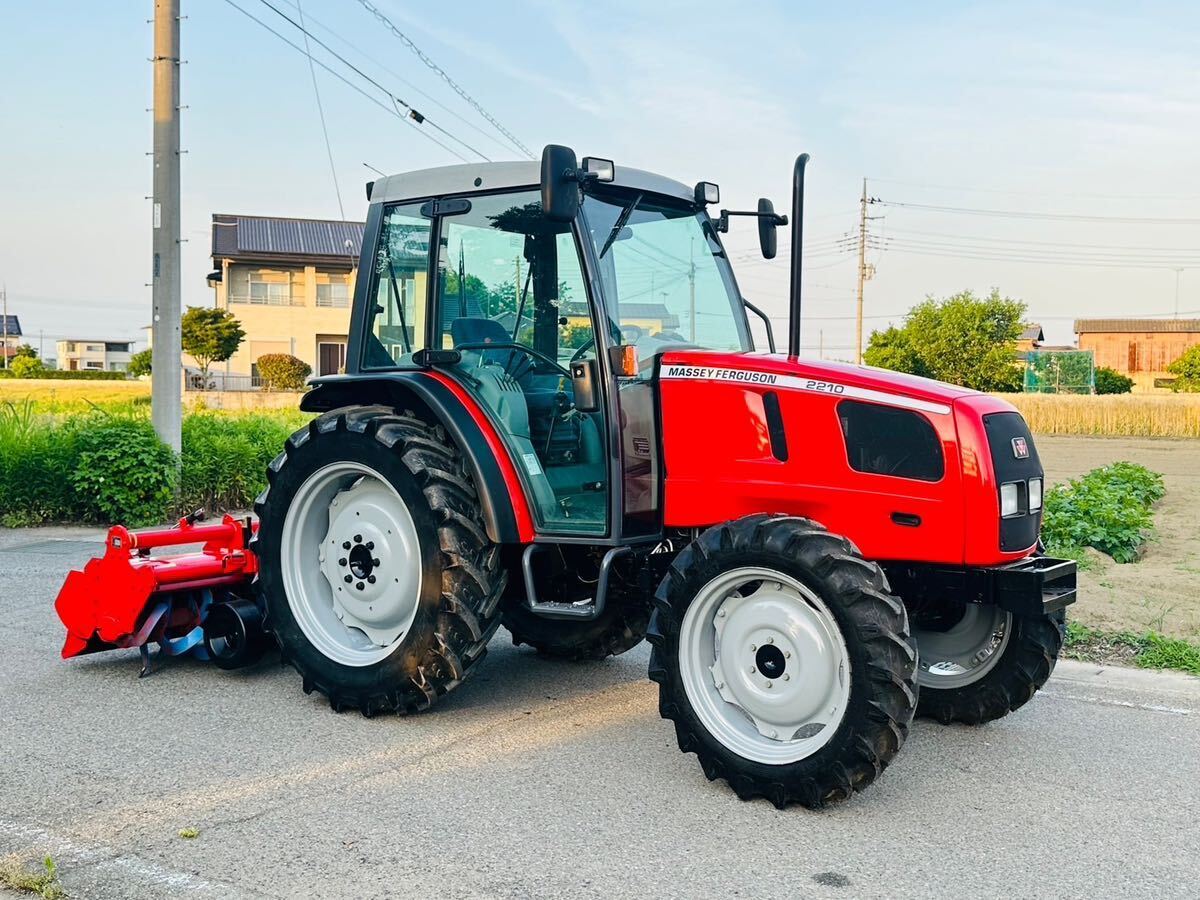 マッセイファーガソン トラクターMASSEY FERGUSON MF2210