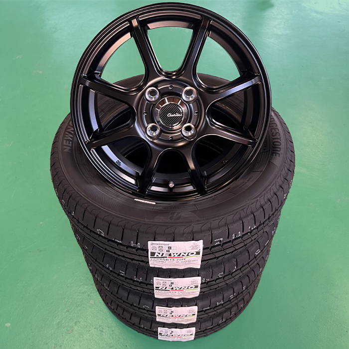 新車外し未使用品 ジムニーJB64 2024年製 純正タイヤホイール 新車外し未使用品 ジムニーJB64 2024年製 純正タイヤホイール
