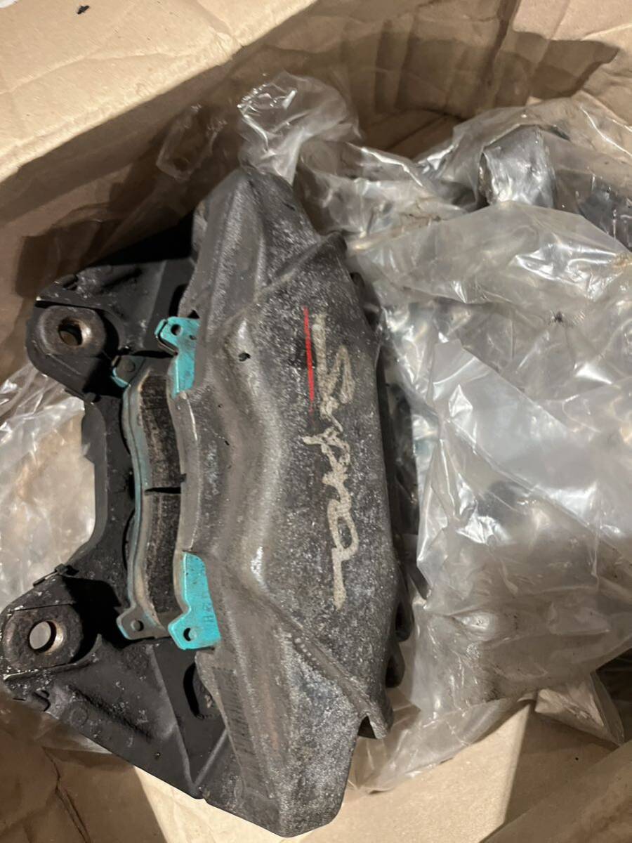 スープラJZA80 RZ フロントキャリパーとフロントローター スープラJZA80 RZ フロントキャリパーとフロントローター（やや