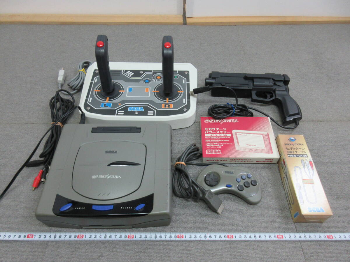 SEGA セガサターン2台 ⁄ コントローラー3個 ⁄ 各種ケーブル ⁄ 中古