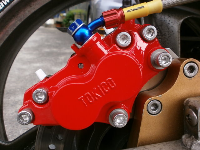 バリオスⅠ・Ⅱ】 スズキGSR400流用トキコ製4ポットキャリパー＋自作