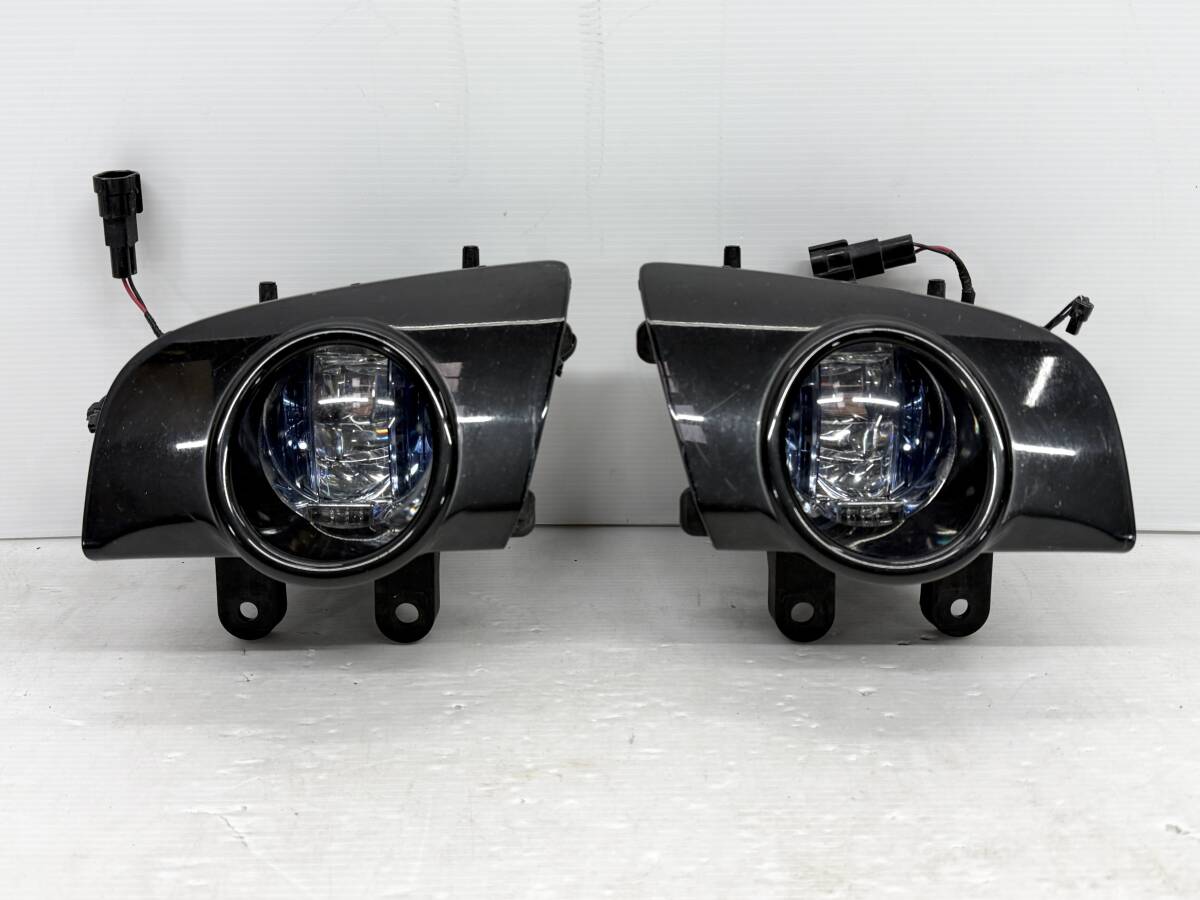 傷や汚れあり】○送料込○即決 トヨタ クラウン 純正 LED 左 右