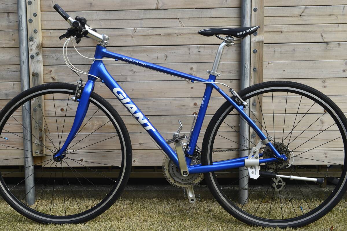 定価8万円！】GIANT ESCAPE 700C アルミ 24速！
