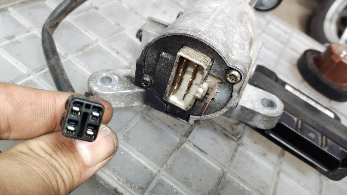 cj43aスカイウェイブ250 キーシリンダーセット（キー・ECU付）