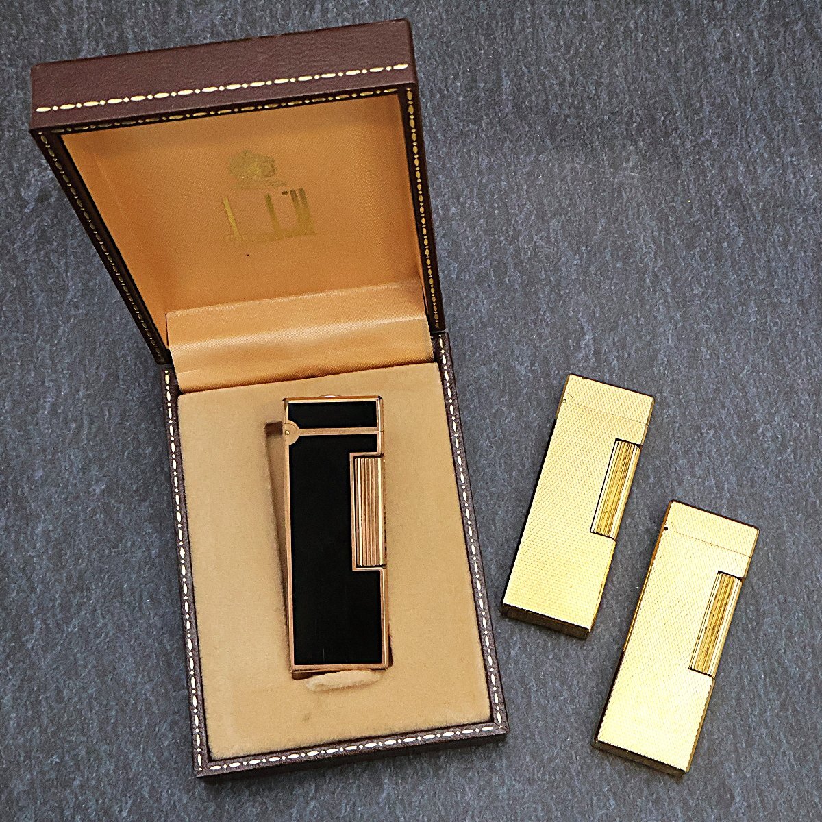 Dunhill ☆ダンヒル ゴールド/ブラック 3点おまとめ1点ケース付き 着火未確認 ※ジャンク1点底面盛り上がり有り◆おたからや【G-LI01390】の1番目の画像