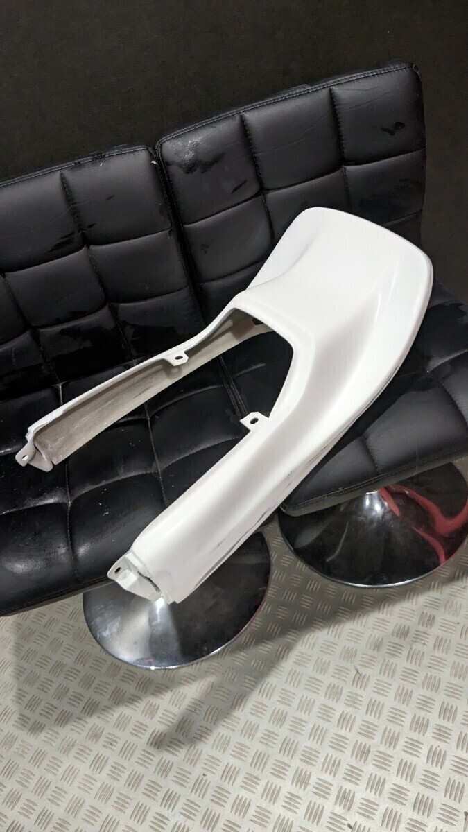 CB1100R RC，RD用 64チタン製 シートカウル固定ボルト 4本セット 90142-MA3-000 新品CB1100R RC,RD用 64チタン製 シートカバーカウル固定ネジ 2本