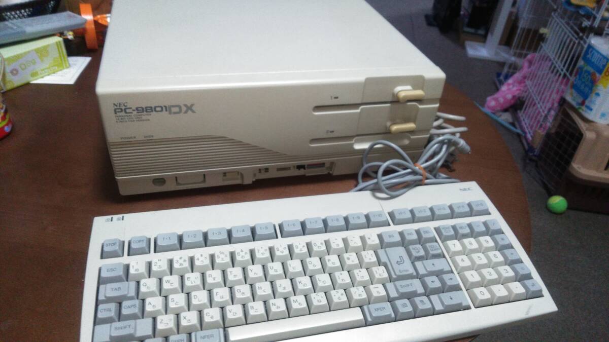 ☆通電OK☆NEC☆PC-9801CV21 PC-98 本体☆キーボード付き☆610v10の
