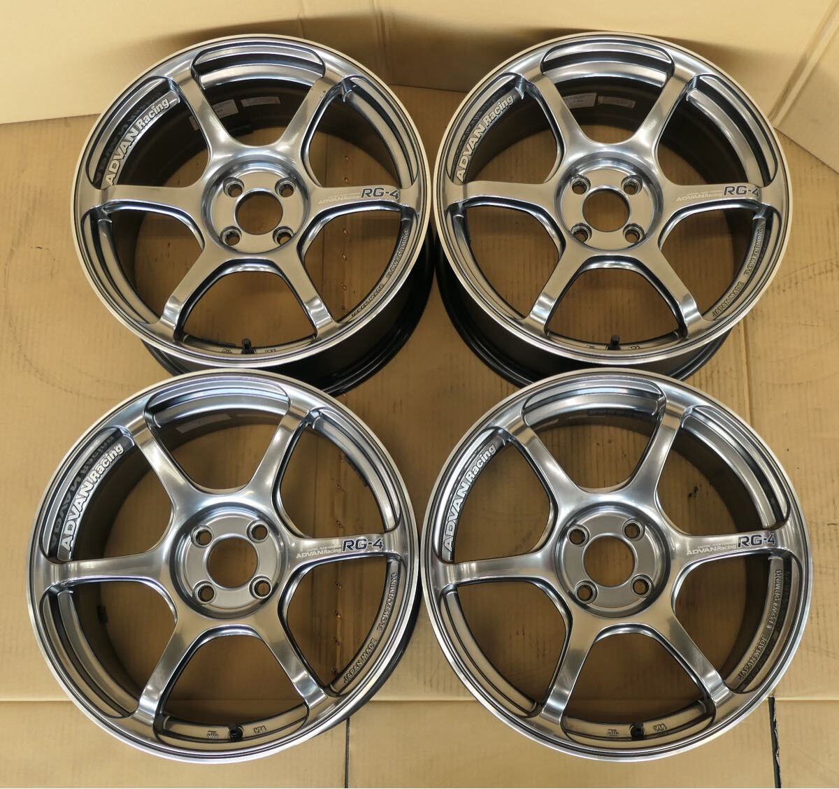 ADVAN Racing RGⅢ レーシングハイパーブラック ホイール4本セット 18