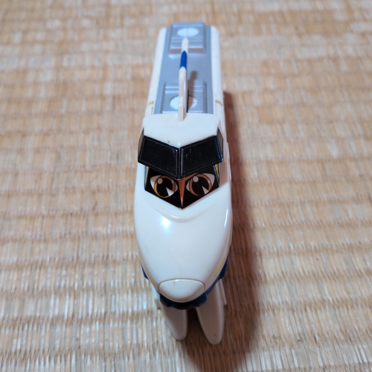 新品】TOMY 電光 超特急 ヒカリアン 004 ライトニングヒカリアンの落札
