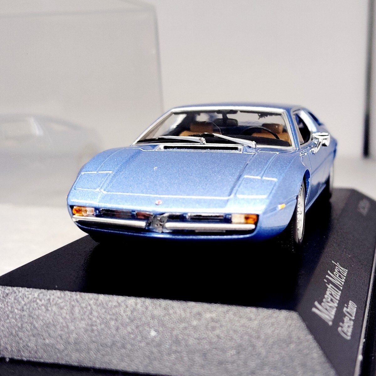 MINICHAMPS 1/43 マセラティ ビトゥルボ スパイダー 1986 赤