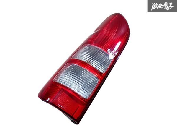 トヨタ 純正 テールランプ KOITO 220-76462 26-62 ハイエース 100系