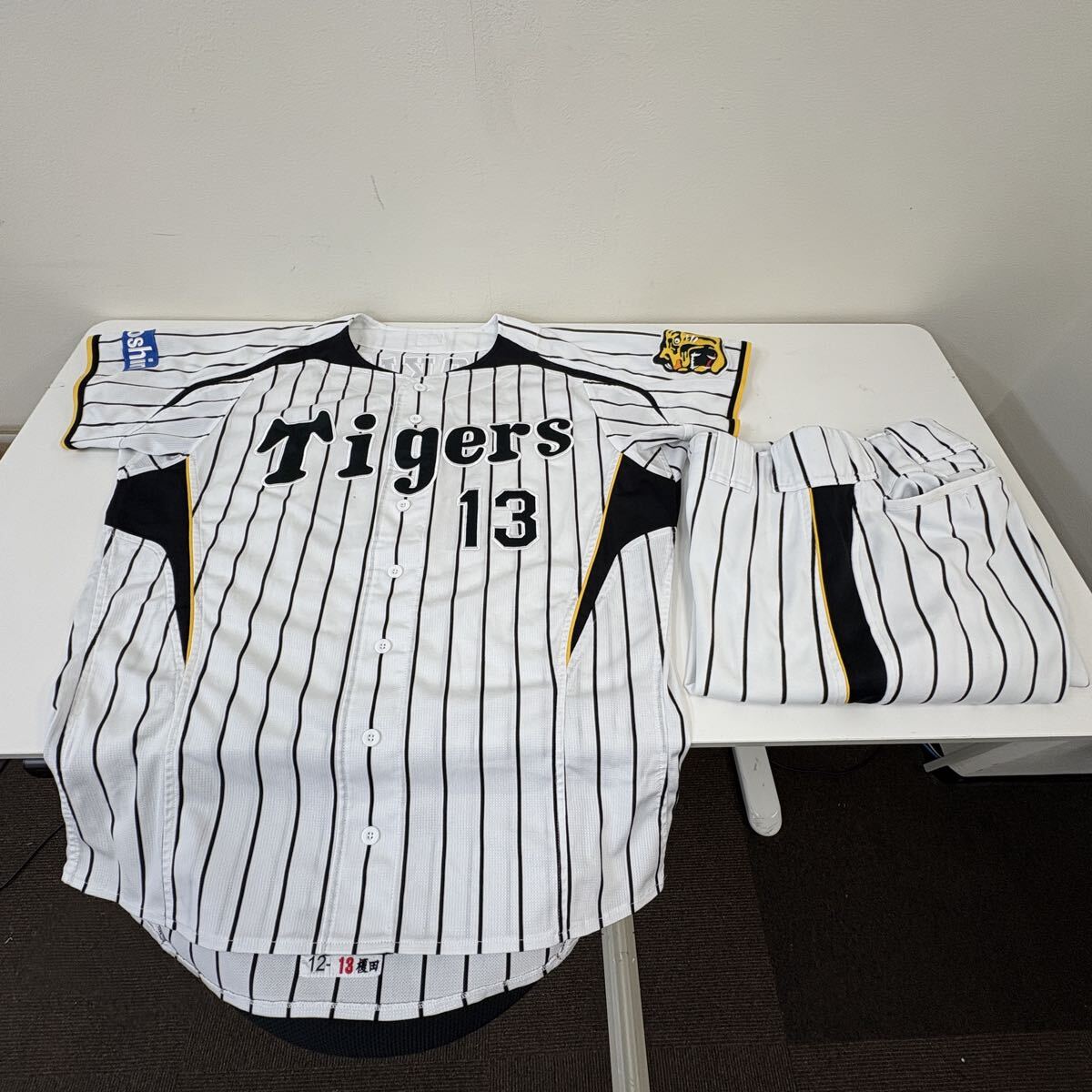 A0937 阪神タイガース◇希少！珍品！1964年優勝記念？サイン寄せ書き