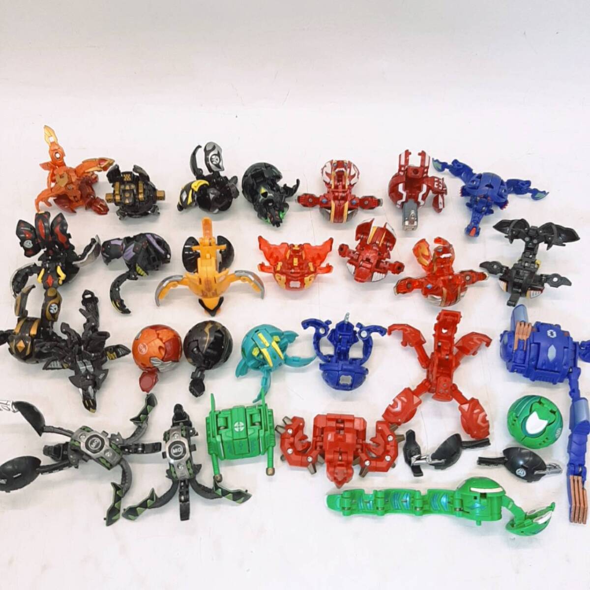 初期 セット 爆丸 BAKUGAN バクガン ボール 球 玩具 おもちゃ 変形 の