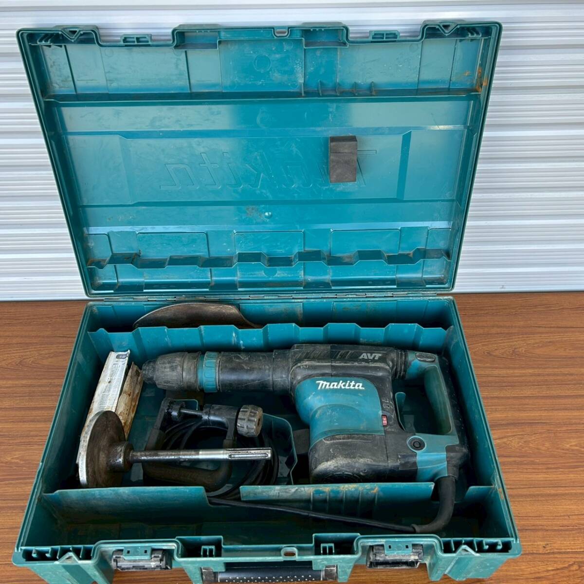 makita マキタ 電動ハンマー HM1317C 使用感少なめ ブルポイント2本 