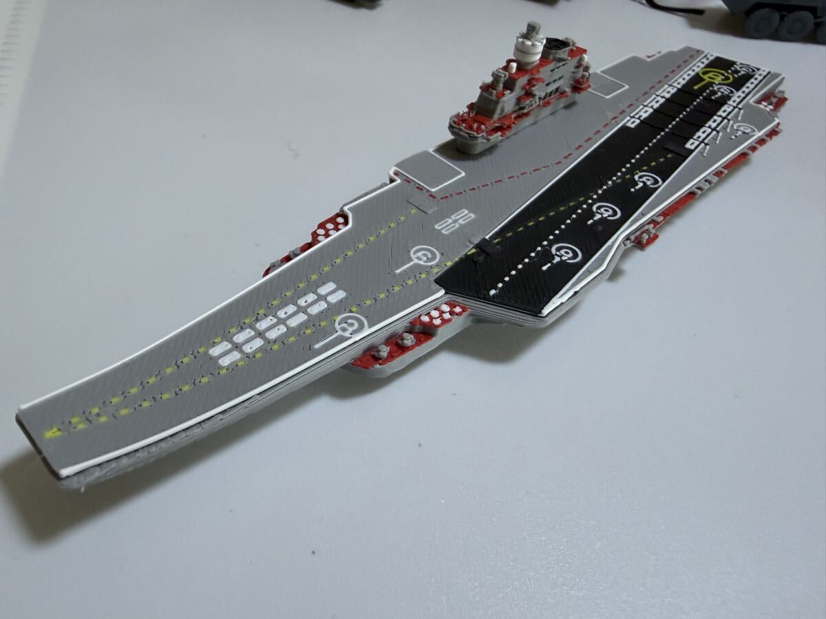 1/700 ロシア海軍航空母艦 アドミラル・クズネツォフ 塗装済み完成品の