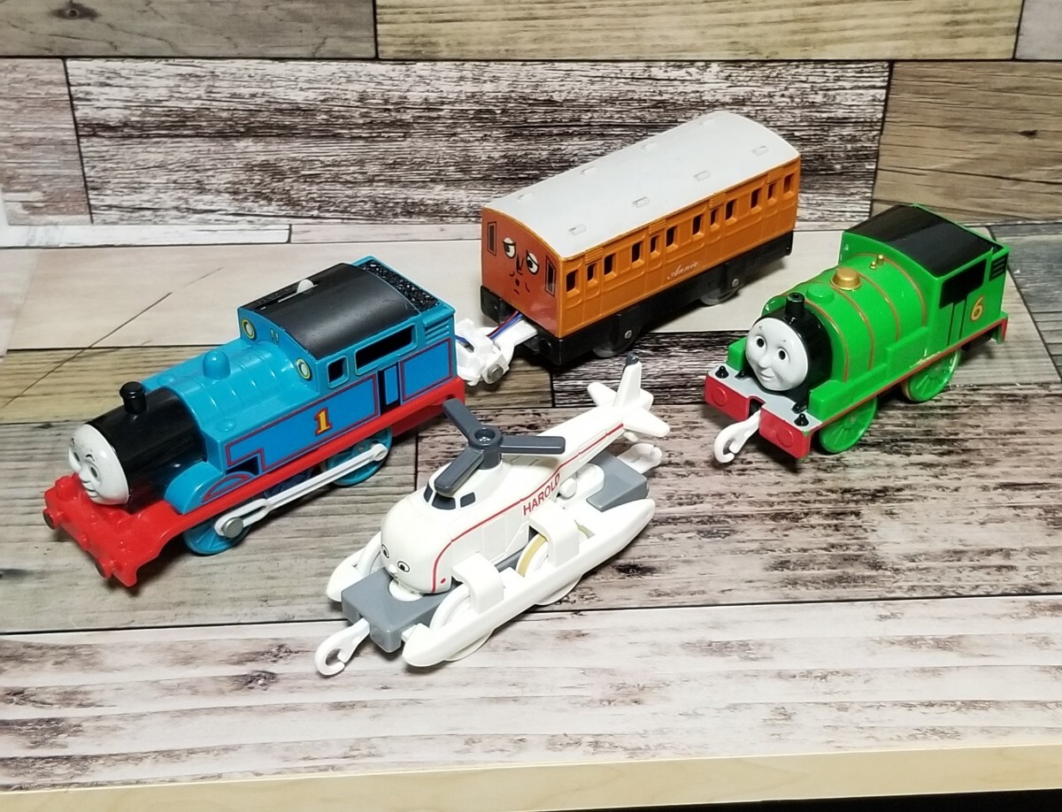 中古】きかんしゃトーマスとたのしいなかまたちトーマスとハロルドの