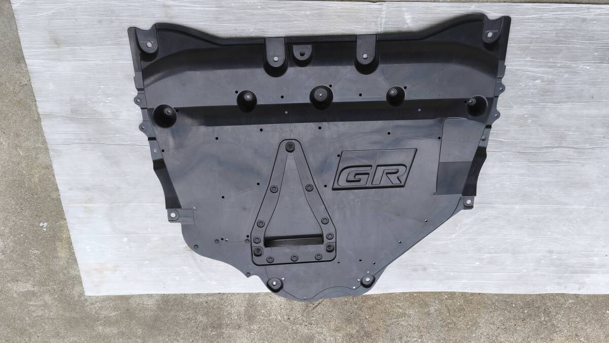 未使用】【未使用品】 GRヤリス 純正 ノーマル エンジンアンダーカバー