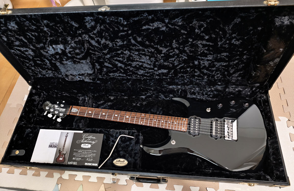 Ibanez ギター 『ジョンペトルーシ直筆サイン入り』音でません。ジャンク品 ☆激レア Ibanez アイバニーズ John Petrucci ジョン・ペトルーシ